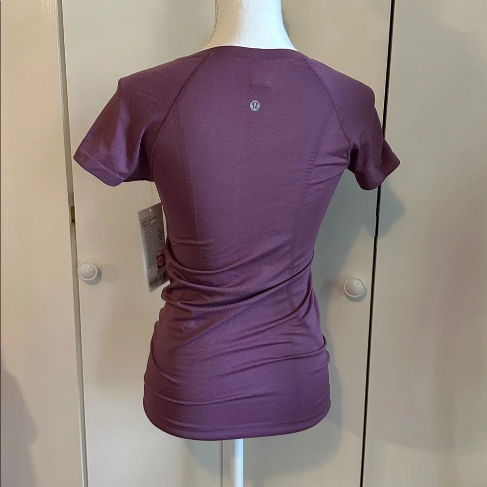 lululemon Swiftly Tech Short-Sleeve Shirt 2.0 Hip Length - Picture 9 of 11